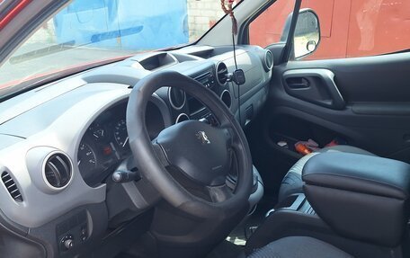 Peugeot Partner II рестайлинг 2, 2010 год, 685 000 рублей, 21 фотография