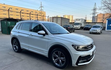 Volkswagen Tiguan II, 2018 год, 2 695 000 рублей, 2 фотография