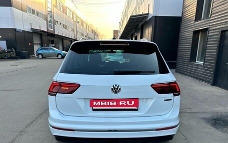 Volkswagen Tiguan II, 2018 год, 2 695 000 рублей, 6 фотография