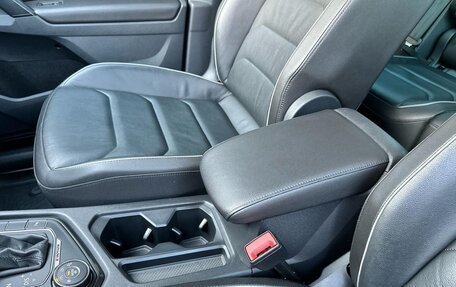 Volkswagen Tiguan II, 2018 год, 2 695 000 рублей, 23 фотография