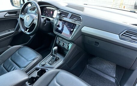 Volkswagen Tiguan II, 2018 год, 2 695 000 рублей, 37 фотография