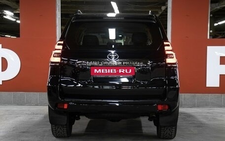 Toyota Land Cruiser Prado 150 рестайлинг 2, 2020 год, 6 099 000 рублей, 6 фотография