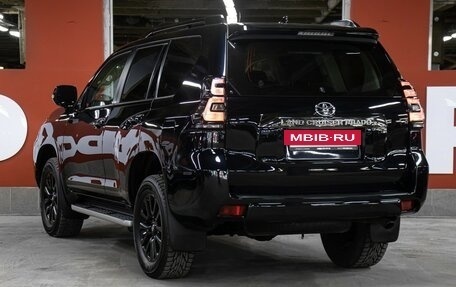 Toyota Land Cruiser Prado 150 рестайлинг 2, 2020 год, 6 099 000 рублей, 7 фотография