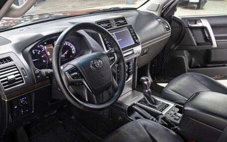 Toyota Land Cruiser Prado 150 рестайлинг 2, 2020 год, 6 099 000 рублей, 17 фотография
