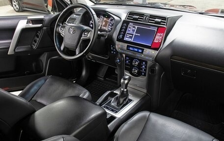 Toyota Land Cruiser Prado 150 рестайлинг 2, 2020 год, 6 099 000 рублей, 12 фотография