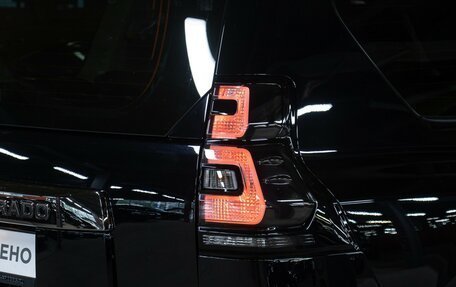 Toyota Land Cruiser Prado 150 рестайлинг 2, 2020 год, 6 099 000 рублей, 25 фотография