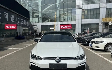 Volkswagen Golf VIII, 2022 год, 1 800 111 рублей, 2 фотография