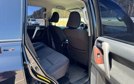 Toyota Land Cruiser Prado 150 рестайлинг 2, 2016 год, 3 500 000 рублей, 5 фотография