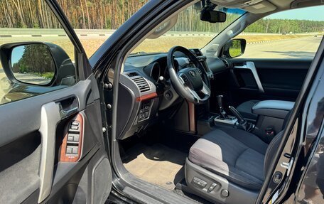 Toyota Land Cruiser Prado 150 рестайлинг 2, 2016 год, 3 500 000 рублей, 6 фотография