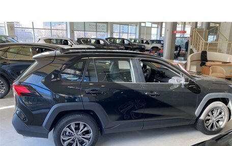 Toyota RAV4, 2024 год, 4 750 000 рублей, 4 фотография