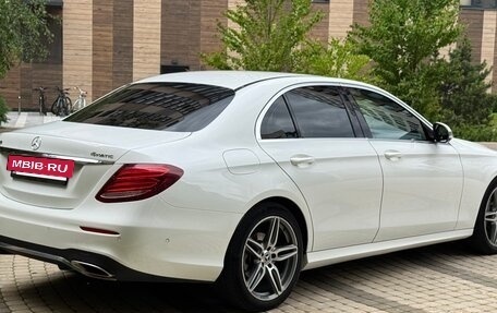 Mercedes-Benz E-Класс, 2020 год, 3 390 000 рублей, 4 фотография