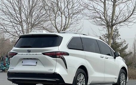 Toyota Sienna, 2021 год, 3 800 000 рублей, 6 фотография