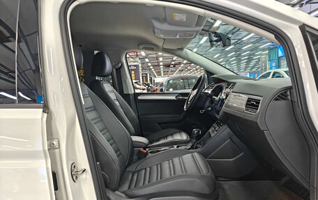 Volkswagen Touran III, 2024 год, 2 344 000 рублей, 4 фотография