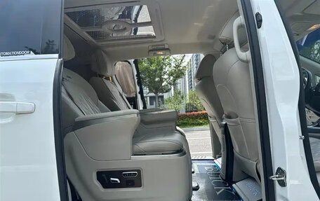 Buick GL8 III, 2021 год, 2 100 000 рублей, 11 фотография