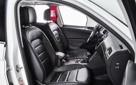 Volkswagen Tiguan II, 2019 год, 2 524 000 рублей, 8 фотография