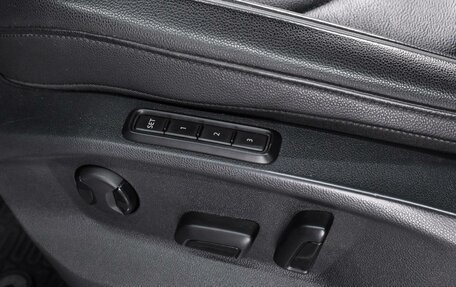 Volkswagen Tiguan II, 2019 год, 2 524 000 рублей, 17 фотография