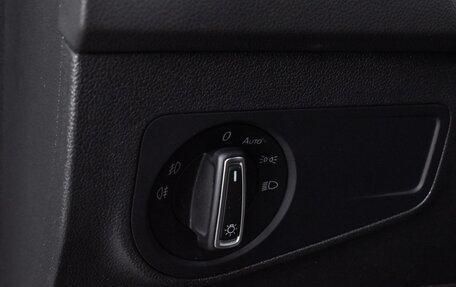 Volkswagen Tiguan II, 2019 год, 2 524 000 рублей, 18 фотография