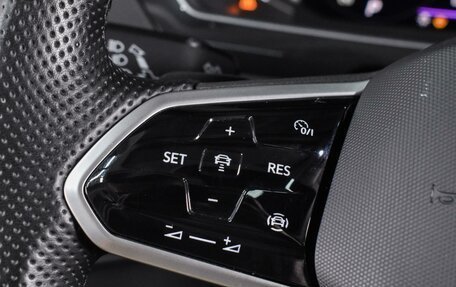 Volkswagen Tiguan II, 2019 год, 2 524 000 рублей, 19 фотография