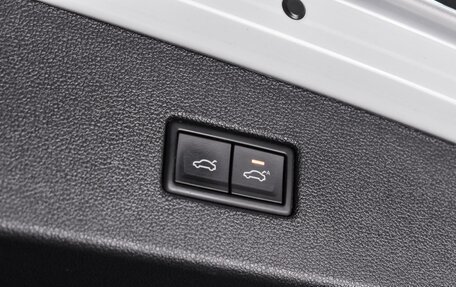 Volkswagen Tiguan II, 2019 год, 2 524 000 рублей, 23 фотография