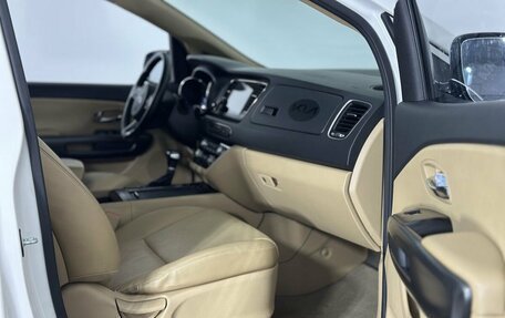 KIA Carnival III, 2017 год, 2 450 000 рублей, 14 фотография