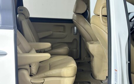 KIA Carnival III, 2017 год, 2 450 000 рублей, 17 фотография