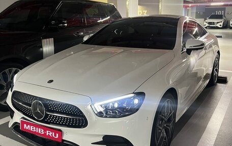 Mercedes-Benz E-Класс, 2022 год, 4 600 000 рублей, 1 фотография