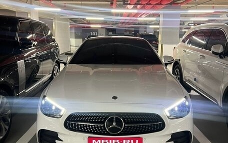 Mercedes-Benz E-Класс, 2022 год, 4 600 000 рублей, 2 фотография