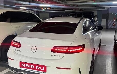 Mercedes-Benz E-Класс, 2022 год, 4 600 000 рублей, 4 фотография