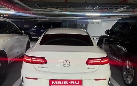 Mercedes-Benz E-Класс, 2022 год, 4 600 000 рублей, 3 фотография