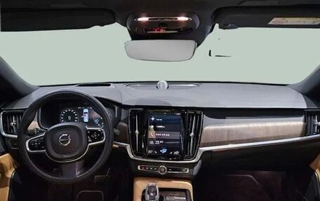 Volvo S90 II рестайлинг, 2021 год, 3 600 000 рублей, 6 фотография