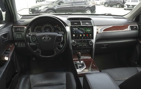 Toyota Camry, 2014 год, 1 735 000 рублей, 6 фотография