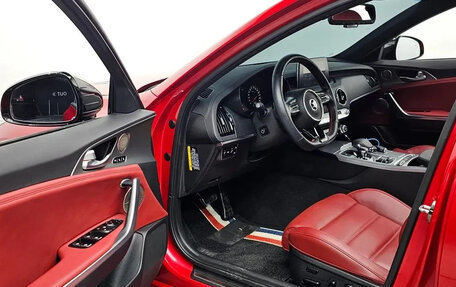 KIA Stinger I, 2022 год, 1 840 000 рублей, 9 фотография