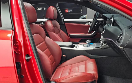 KIA Stinger I, 2022 год, 1 840 000 рублей, 10 фотография