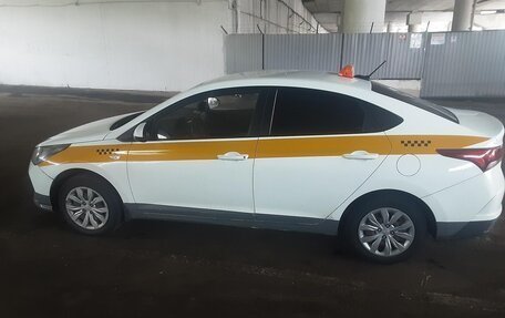 Hyundai Solaris II рестайлинг, 2020 год, 1 300 000 рублей, 3 фотография