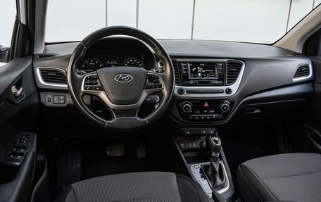 Hyundai Solaris II рестайлинг, 2018 год, 1 385 000 рублей, 6 фотография