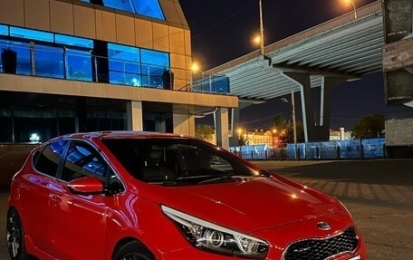 KIA cee'd GT II, 2016 год, 1 359 000 рублей, 2 фотография
