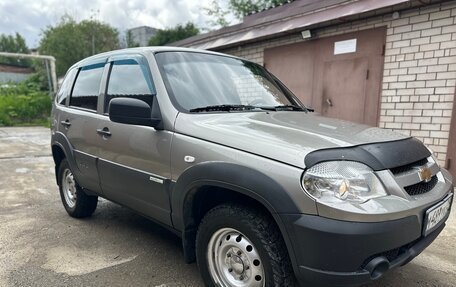 Chevrolet Niva I рестайлинг, 2012 год, 525 000 рублей, 3 фотография