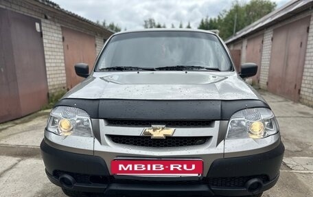 Chevrolet Niva I рестайлинг, 2012 год, 525 000 рублей, 2 фотография