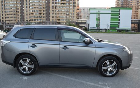 Mitsubishi Outlander III рестайлинг 3, 2012 год, 1 390 000 рублей, 4 фотография