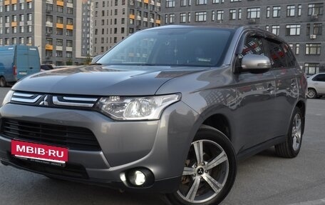 Mitsubishi Outlander III рестайлинг 3, 2012 год, 1 390 000 рублей, 2 фотография