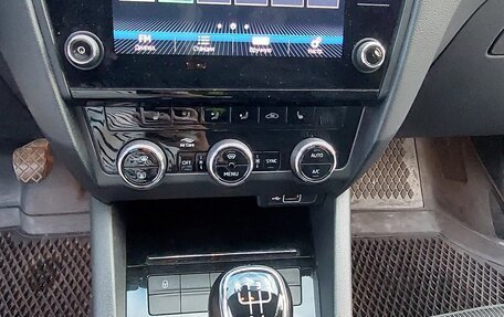 Skoda Octavia, 2018 год, 2 000 000 рублей, 20 фотография