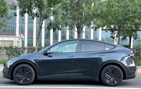Tesla Model Y I, 2025 год, 5 507 000 рублей, 4 фотография
