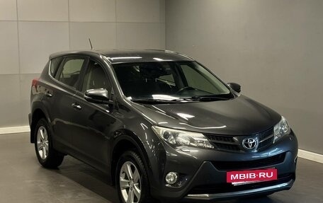 Toyota RAV4, 2014 год, 2 047 000 рублей, 3 фотография