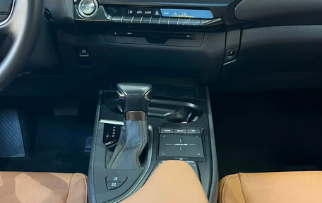 Lexus UX I, 2022 год, 2 654 000 рублей, 3 фотография