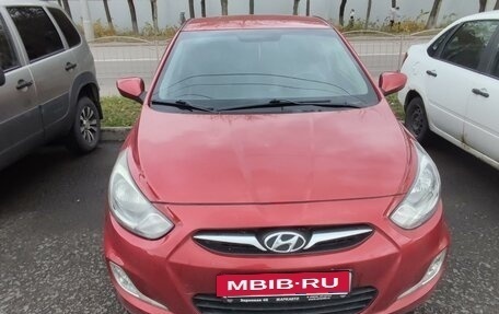 Hyundai Solaris II рестайлинг, 2013 год, 850 000 рублей, 5 фотография