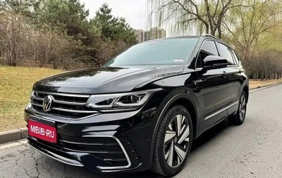 Volkswagen Tiguan II, 2023 год, 2 100 000 рублей, 1 фотография