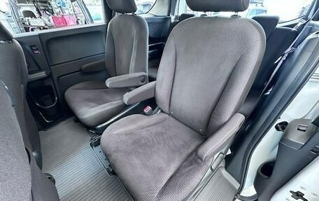 Honda Freed I, 2013 год, 735 000 рублей, 23 фотография