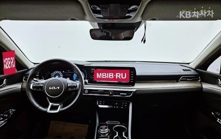 KIA K5, 2021 год, 1 680 000 рублей, 9 фотография