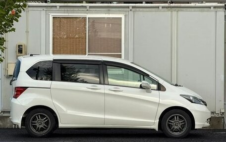 Honda Freed I, 2011 год, 715 000 рублей, 2 фотография