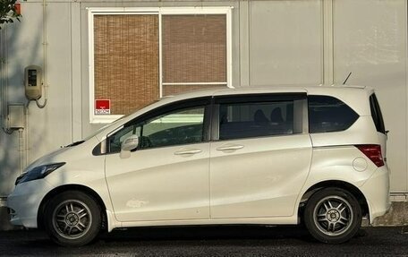 Honda Freed I, 2011 год, 715 000 рублей, 4 фотография